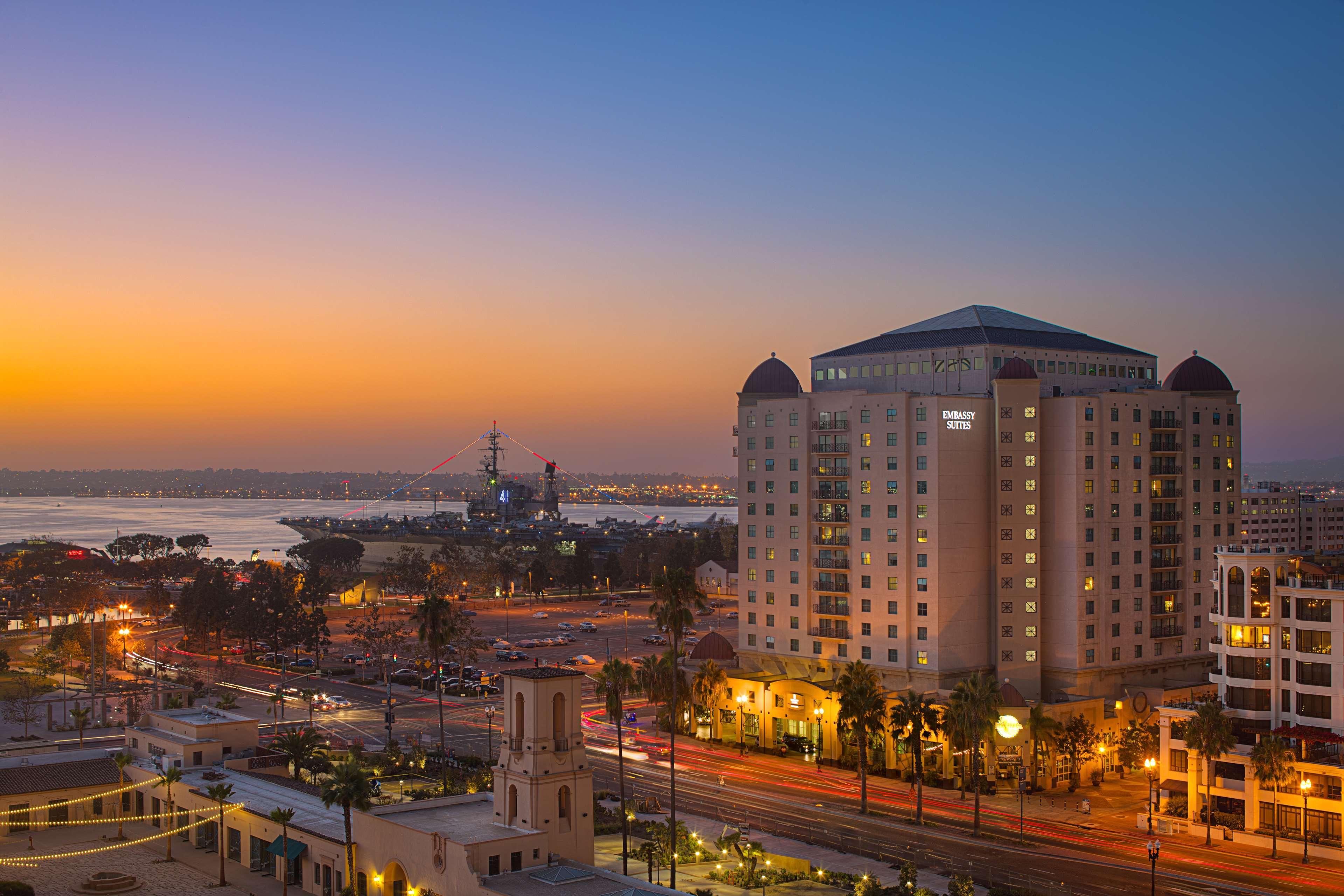 圣迭戈湾市中心使馆套房希尔顿酒店 圣地亚哥 外观 照片